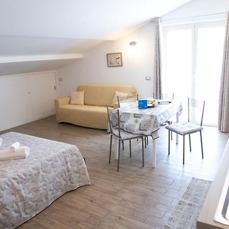 Happy Home Giardini Naxos Ngoại thất bức ảnh