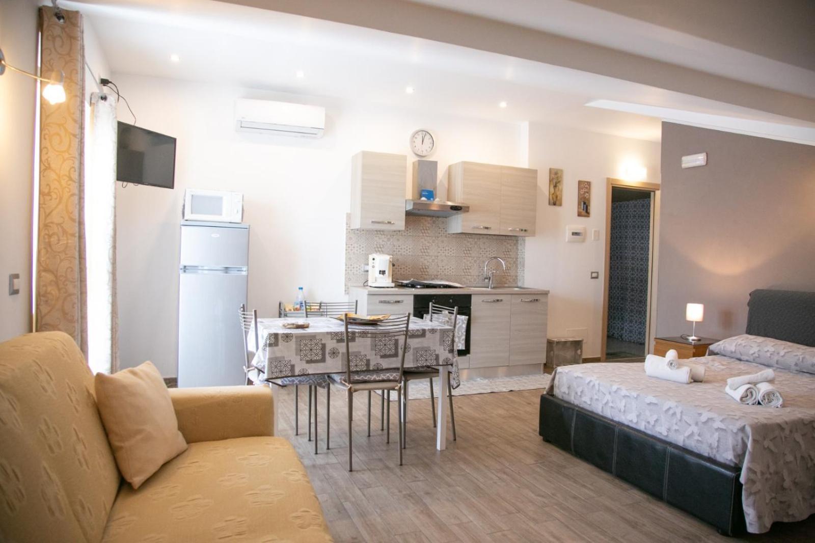 Happy Home Giardini Naxos Ngoại thất bức ảnh