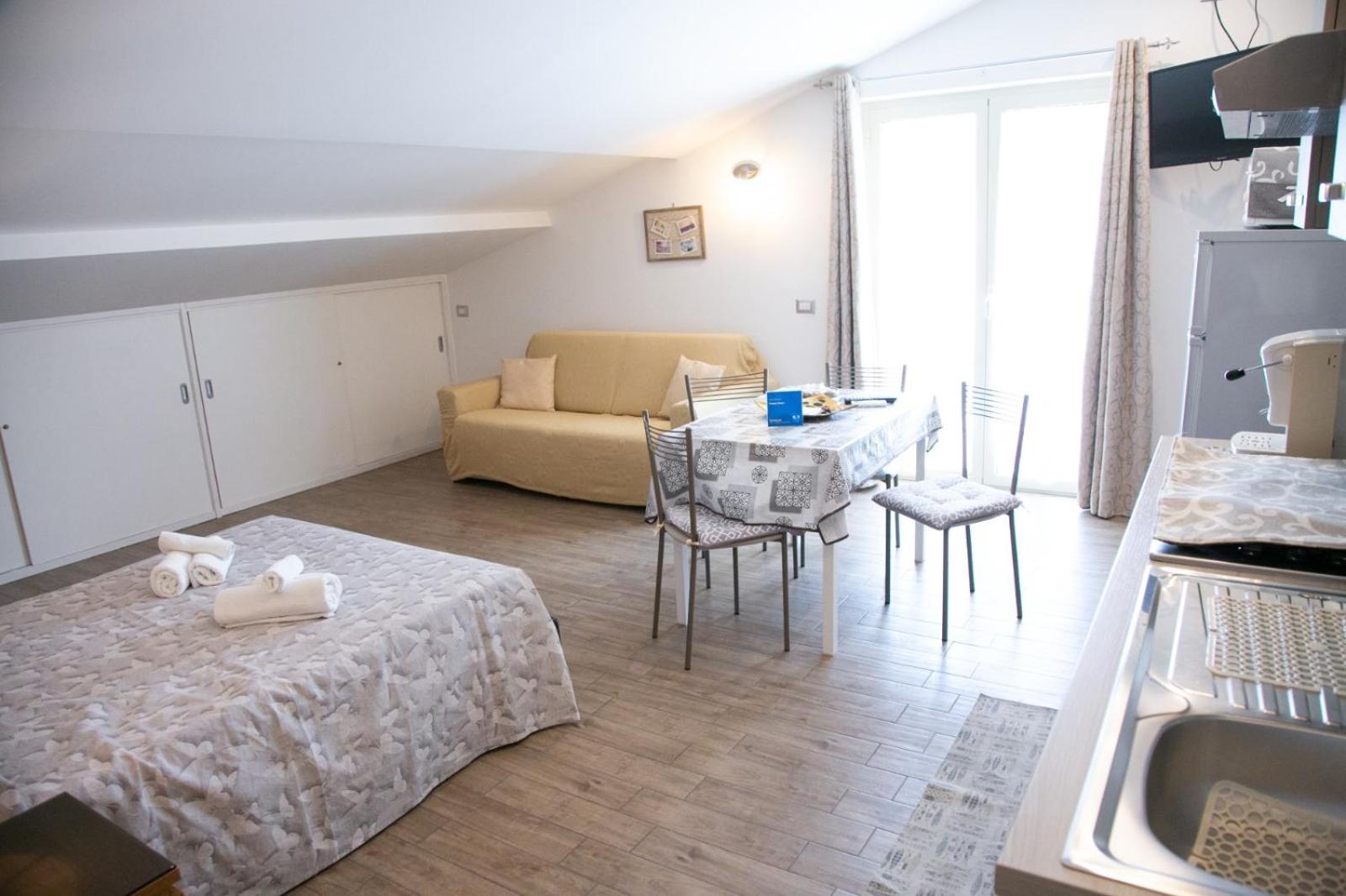 Happy Home Giardini Naxos Ngoại thất bức ảnh